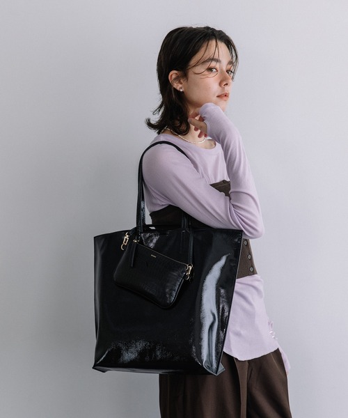Beau're(ヴュレ)の「BEAURE シワエナメル A4 トート Bag(トートバッグ・レディース・ベージュ/ブラウン/ブラック・FREE)」の12枚目の写真