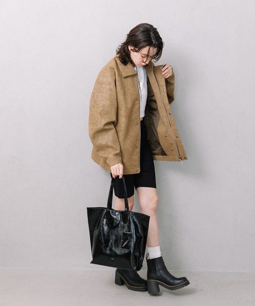 Beau're(ヴュレ)の「BEAURE シワエナメル A4 トート Bag(トートバッグ・レディース・ベージュ/ブラウン/ブラック・FREE)」の18枚目の写真