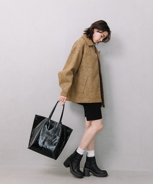 Beau're(ヴュレ)の「BEAURE シワエナメル A4 トート Bag(トートバッグ・レディース・ベージュ/ブラウン/ブラック・FREE)」の19枚目の写真