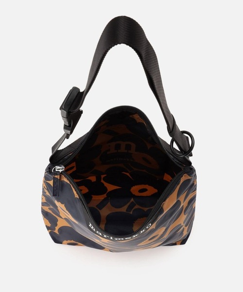 marimekko（マリメッコ）の「【JAPAN EXCLUSIVE】Unikko / Je Neat Crossbody M（ショルダーバッグ・レディース・ブルー系その他・FREE）」の5枚目の写真