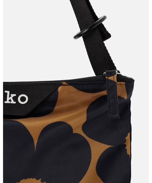 marimekko（マリメッコ）の「【JAPAN EXCLUSIVE】Unikko / Je Neat Crossbody M（ショルダーバッグ・レディース・ブルー系その他・FREE）」の6枚目の写真