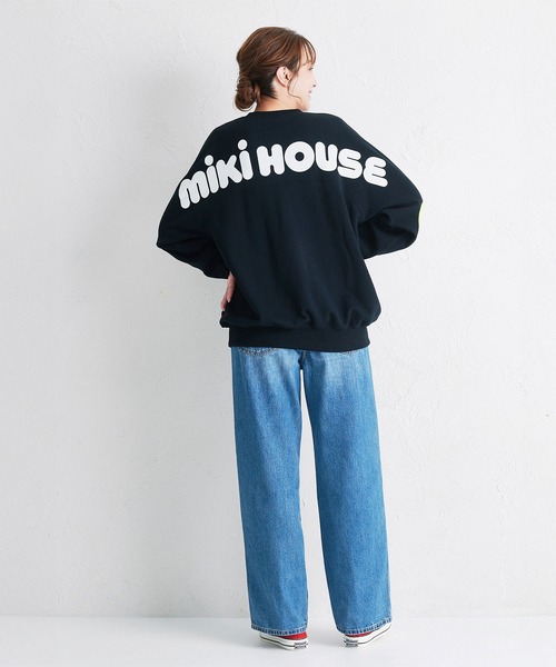 MIKI HOUSE(ミキハウス)の「【WEB限定】バックロゴトレーナー(大人用)(スウェット・レディース・ベージュ/ロイヤルブルー/ラベンダー/ブラック・S(155-165cm)/M(165-175cm)/L(175-185cm))」の11枚目の写真