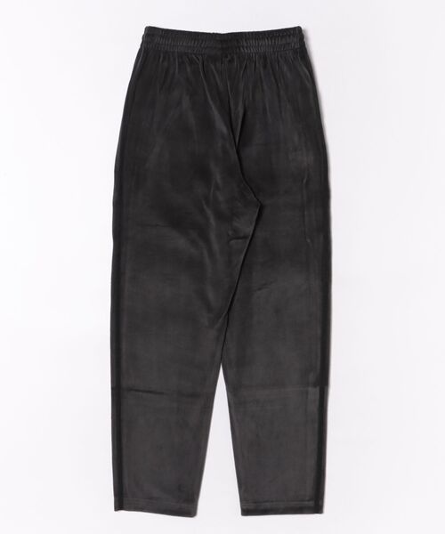 adidasベロアパンツ