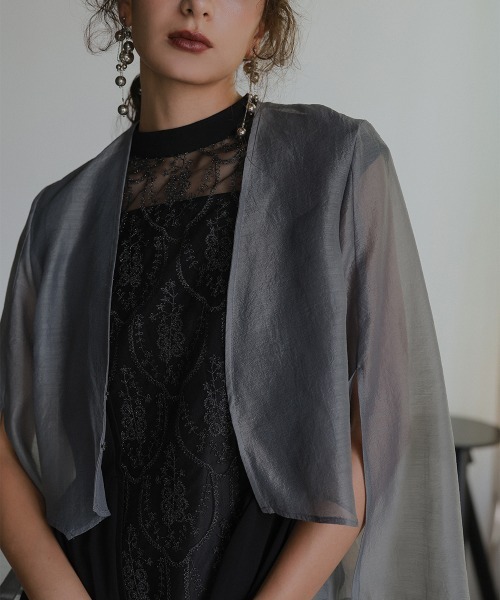 Callarus(カラルス)の「<単品>取り外しチュールフリルデザインシアーボイル袖スリット2WAYボレロジャケット〔Callarus〕(ノーカラージャケット・レディース・グレー/ブラック・L/LL/3L/M/S)」の6枚目の写真