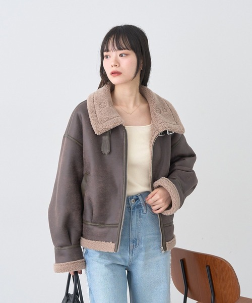 earth music&ecology（アースミュージックアンドエコロジー）の「【2025AW】フェイクムートンジャケット（ムートンコート・レディース・ブラウン/ベージュ・FREE）」の5枚目の写真