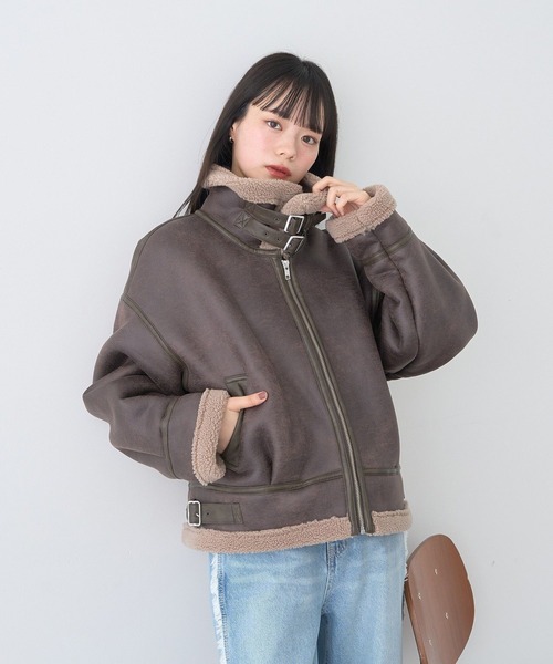 earth music&ecology（アースミュージックアンドエコロジー）の「【2025AW】フェイクムートンジャケット（ムートンコート・レディース・ブラウン/ベージュ・FREE）」の4枚目の写真