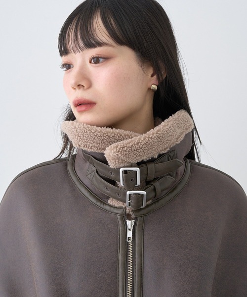 earth music&ecology（アースミュージックアンドエコロジー）の「【2025AW】フェイクムートンジャケット（ムートンコート・レディース・ブラウン/ベージュ・FREE）」の11枚目の写真