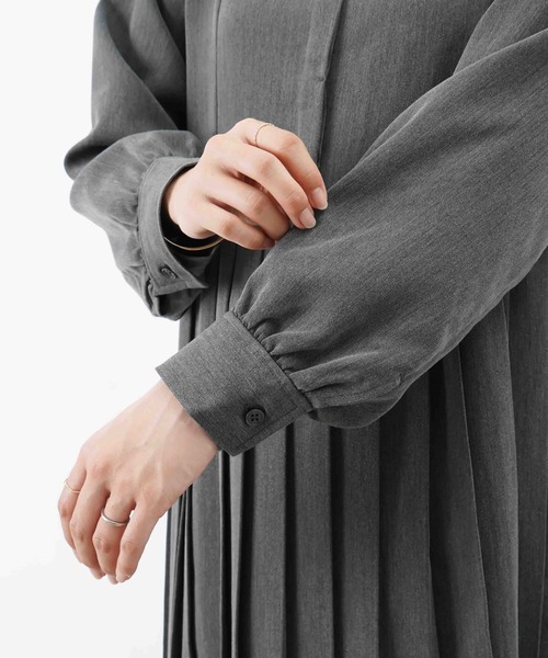 LUCA/LADY LUCK LUCA（ルカ/レディラックルカ）の「LC/LLL イレギュラー切替プリーツワンピース（ワンピース・レディース・チャコールグレー/ブラック・FREE）」の22枚目の写真