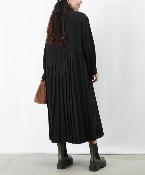 LUCA/LADY LUCK LUCA（ルカ/レディラックルカ）の「LC/LLL イレギュラー切替プリーツワンピース（ワンピース・レディース・チャコールグレー/ブラック・FREE）」の7枚目の写真