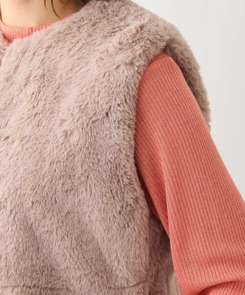 ELENCARE DUE（エレンカーレデュエ）の「・ELENCARE DUE ペプラムフェイクファーベスト（ベスト・レディース・チャコールグレー/アイボリー/モカ・FREE）」の14枚目の写真