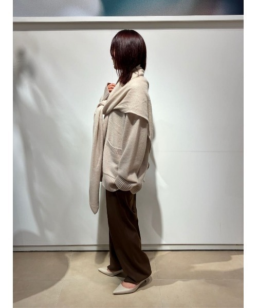 ESTNATION（エストネーション）の「ESTNATION / カシミヤ トライアングルストール（ストール/ショール・レディース・スカイブルー/オリーブ/チャコールグレー/ベージュ・FREE）」の6枚目の写真