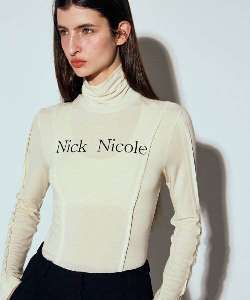 NICK&NICOLE(ニックアンドニコール)の「NICOLE PINTUCK LINE TURTLENECK TOP_LIGHT BEIGE(Tシャツ/カットソー・レディース・その他・FREE)」の3枚目の写真