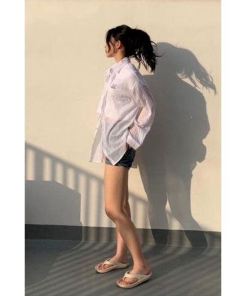 MUCENT（ムセント）の「レタリング半袖Tシャツ（2カラー）（Tシャツ/カットソー・レディース・ホワイト/ブラック・WOMENS）」の19枚目の写真