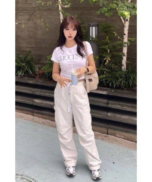 MUCENT（ムセント）の「レタリング半袖Tシャツ（2カラー）（Tシャツ/カットソー・レディース・ホワイト/ブラック・WOMENS）」の10枚目の写真