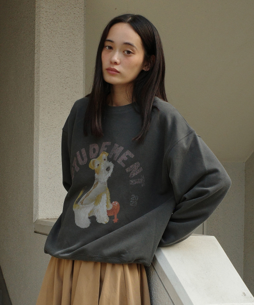 TTUDEMENT(トュードメント)の「ENGLISH DOG GRAPHIC SWEATSHIRT_CHARCOAL(スウェット・レディース・その他・FREE)」の2枚目の写真