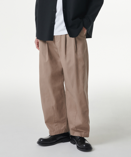 MUSINSA STANDARD（ムシンサスタンダード）の「コットンワイドバルーンパンツ [モカベージュ]（その他パンツ・メンズ・その他・26/27/28/29/30/31/32/33/34/36/38/40/42）」の2枚目の写真