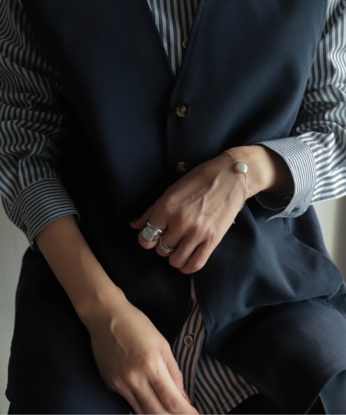 rapiecage（ラピエサージュ）の「淡水パールフレームチェーンブレスGC（ブレスレット・レディース・キナリ・FREE）」の5枚目の写真