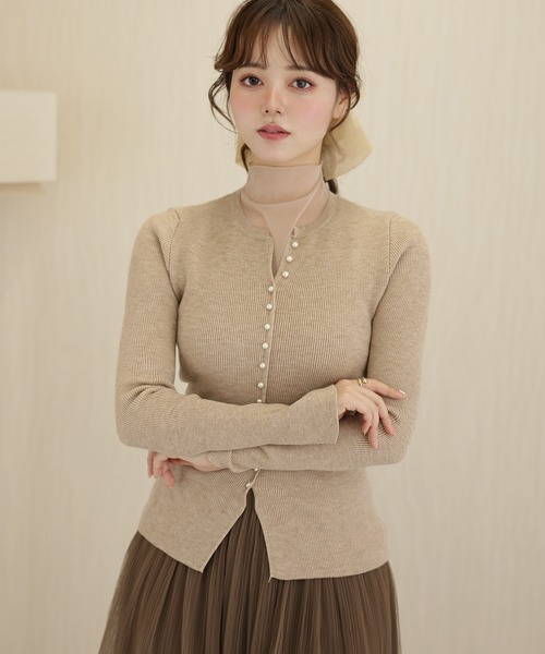Lace Ladies(レースレディース)の「ハイネック シアー パールボタン ドッキング リブ ニット トップス(ニット/セーター・レディース・アイボリー/ブラック/グレイッシュベージュ/ラベンダー・FREE)」の3枚目の写真