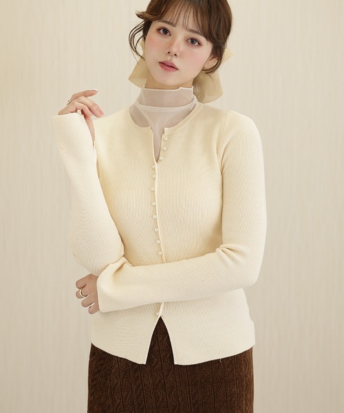 Lace Ladies(レースレディース)の「ハイネック シアー パールボタン ドッキング リブ ニット トップス(ニット/セーター・レディース・アイボリー/ブラック/グレイッシュベージュ/ラベンダー・FREE)」の1枚目の写真