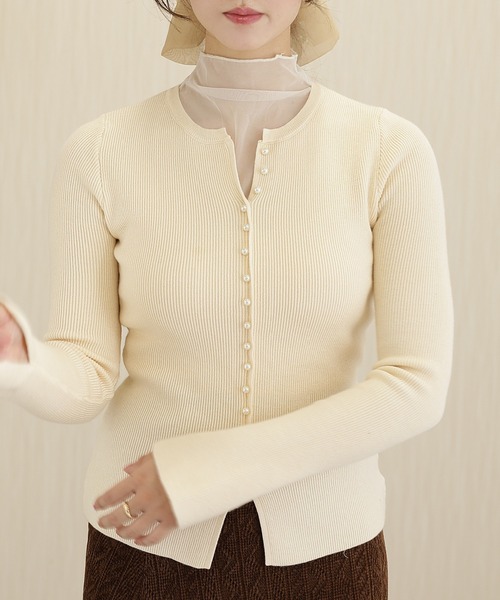 Lace Ladies(レースレディース)の「ハイネック シアー パールボタン ドッキング リブ ニット トップス(ニット/セーター・レディース・アイボリー/ブラック/グレイッシュベージュ/ラベンダー・FREE)」の7枚目の写真