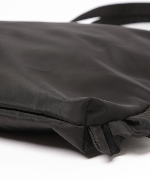 GLOBAL WORK（グローバルワーク）の「撥水セレモニーフリルトート/603657（トートバッグ・レディース・ブラック系/ブラック系9・ONE SIZE）」の7枚目の写真
