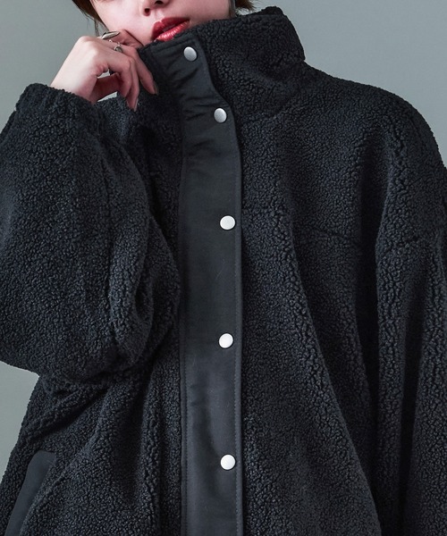 Fashion Letter(ファッションレター)の「スタンドカラー オーバーサイズ ボアブルゾン(ダウンジャケット/コート・レディース・アイボリー/ブラック/モカ・M)」の12枚目の写真