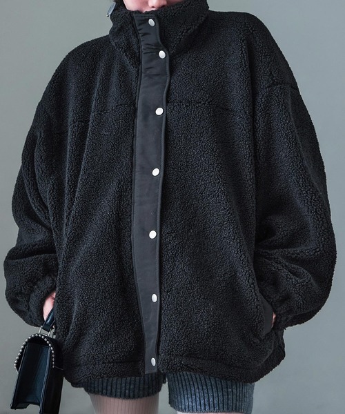 Fashion Letter(ファッションレター)の「スタンドカラー オーバーサイズ ボアブルゾン(ダウンジャケット/コート・レディース・アイボリー/ブラック/モカ・M)」の13枚目の写真