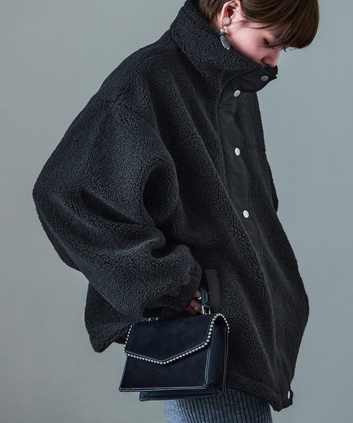 Fashion Letter(ファッションレター)の「スタンドカラー オーバーサイズ ボアブルゾン(ダウンジャケット/コート・レディース・アイボリー/ブラック/モカ・M)」の14枚目の写真