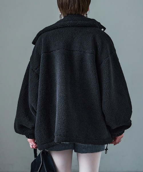 Fashion Letter(ファッションレター)の「スタンドカラー オーバーサイズ ボアブルゾン(ダウンジャケット/コート・レディース・アイボリー/ブラック/モカ・M)」の15枚目の写真