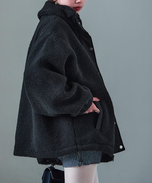 Fashion Letter(ファッションレター)の「スタンドカラー オーバーサイズ ボアブルゾン(ダウンジャケット/コート・レディース・アイボリー/ブラック/モカ・M)」の18枚目の写真