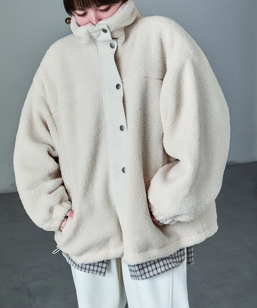 Fashion Letter(ファッションレター)の「スタンドカラー オーバーサイズ ボアブルゾン(ダウンジャケット/コート・レディース・アイボリー/ブラック/モカ・M)」の20枚目の写真