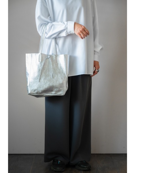 MARLON FIRENZE（マーロンフィレンツェ）の「Midium Tote Bag With Pouch（トートバッグ・レディース・キャメル/グリーン/ベージュ/ゴールド/グレー/グレイッシュブルー/シルバー/ライトベージュ/ブラック/ブラウン・ONE SIZE）」の11枚目の写真