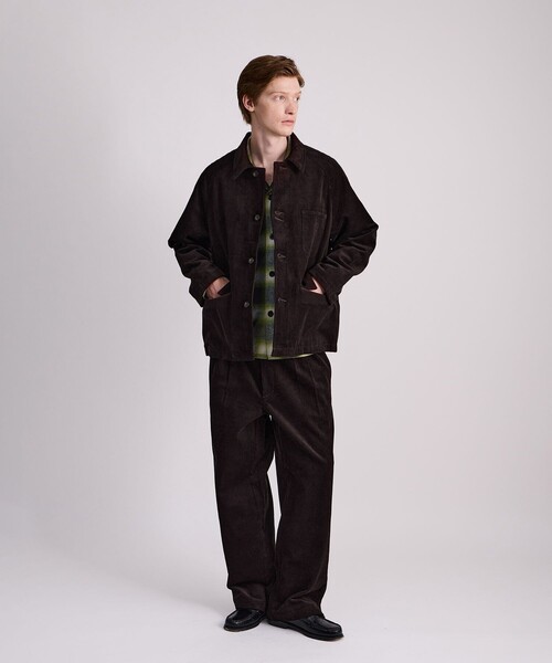 Saturdays NYC(サタデーズ ニューヨークシティ )の「George Corduroy Wide Two Tuck Pants(その他パンツ・メンズ・ダークブラウン・L/M/S/X-SMALL)」の2枚目の写真