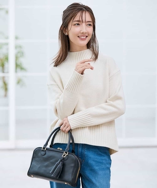 a.v.v（アーヴェヴェ）の「【WEB限定】クロップドバックスリットニット（ニット/セーター・レディース・クリーム/ブルー/チャコールグレー/アイボリー/レッド・36/40/38/42）」の2枚目の写真