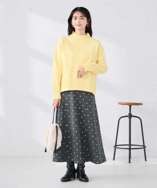 a.v.v(アーヴェヴェ)の「【WEB限定】クロップドバックスリットニット(ニット/セーター・レディース・クリーム/ブルー/チャコールグレー/アイボリー/レッド・36/40/38/42)」の13枚目の写真