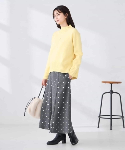 a.v.v(アーヴェヴェ)の「【WEB限定】クロップドバックスリットニット(ニット/セーター・レディース・クリーム/ブルー/チャコールグレー/アイボリー/レッド・36/40/38/42)」の15枚目の写真