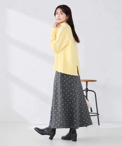 a.v.v(アーヴェヴェ)の「【WEB限定】クロップドバックスリットニット(ニット/セーター・レディース・クリーム/ブルー/チャコールグレー/アイボリー/レッド・36/40/38/42)」の17枚目の写真