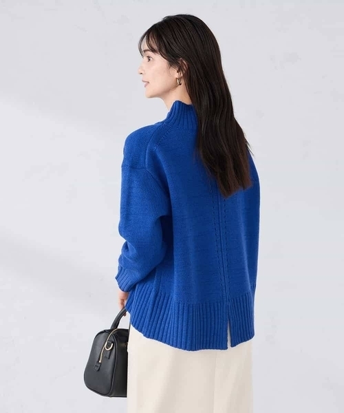 a.v.v(アーヴェヴェ)の「【WEB限定】クロップドバックスリットニット(ニット/セーター・レディース・クリーム/ブルー/チャコールグレー/アイボリー/レッド・36/40/38/42)」の21枚目の写真
