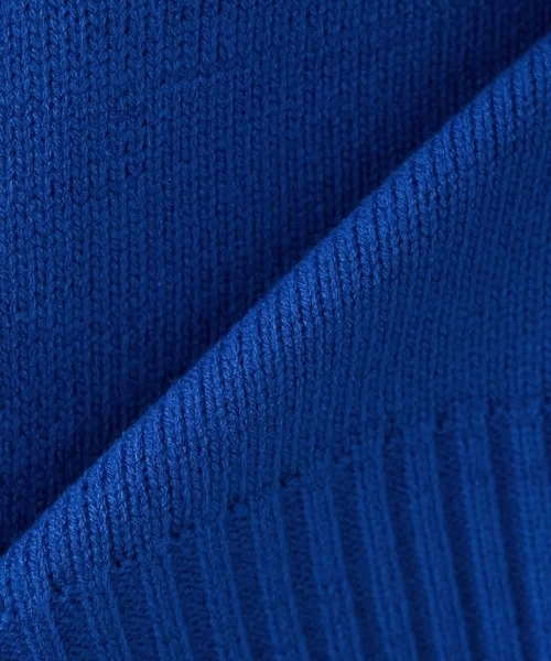 a.v.v（アーヴェヴェ）の「【WEB限定】クロップドバックスリットニット（ニット/セーター・レディース・クリーム/ブルー/チャコールグレー/アイボリー/レッド・36/40/38/42）」の14枚目の写真