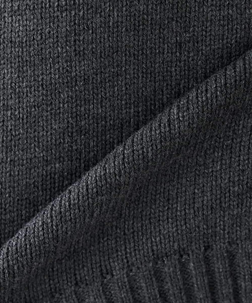 a.v.v（アーヴェヴェ）の「【WEB限定】クロップドバックスリットニット（ニット/セーター・レディース・クリーム/ブルー/チャコールグレー/アイボリー/レッド・36/40/38/42）」の6枚目の写真