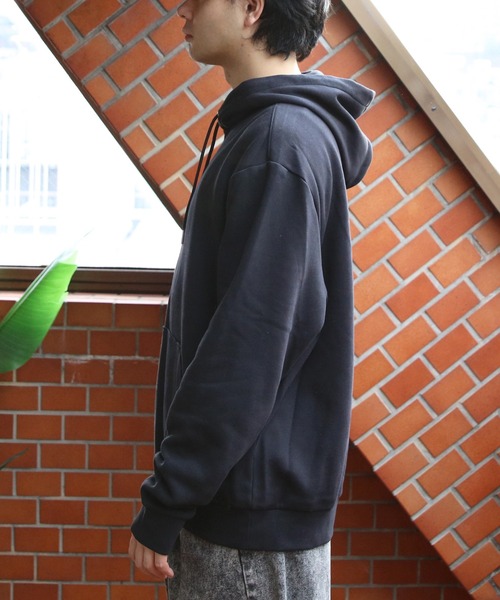 Calvin Klein(カルバン・クライン)の「Calvin Klein ワンポイント裏起毛パーカー(パーカー・メンズ・ブラック・X-LARGE/MEDIUM/LARGE)」の21枚目の写真