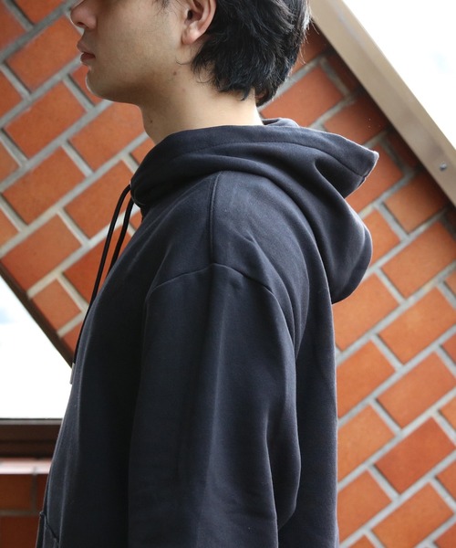 Calvin Klein(カルバン・クライン)の「Calvin Klein ワンポイント裏起毛パーカー(パーカー・メンズ・ブラック・X-LARGE/MEDIUM/LARGE)」の6枚目の写真