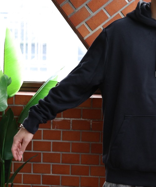Calvin Klein(カルバン・クライン)の「Calvin Klein ワンポイント裏起毛パーカー(パーカー・メンズ・ブラック・X-LARGE/MEDIUM/LARGE)」の9枚目の写真