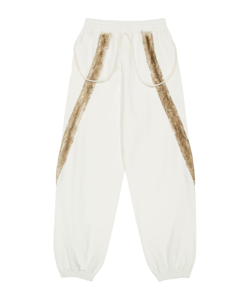 OJOS(オホス)の「Side Fur Trim Sweatpants / Ivory(スウェットパンツ・レディース・その他・1/2/3)」の3枚目の写真