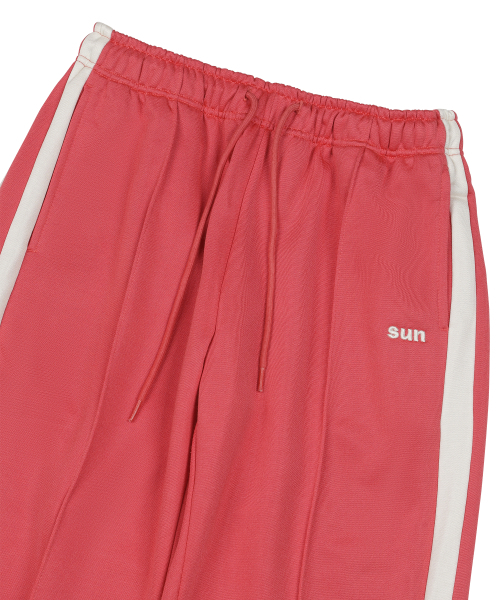 SUNDAY FRUIT MARKET（サンデーフルーツマーケット）の「SUNDAY JERSEY TRACK PANT RED（スウェットパンツ・メンズ・その他・LARGE/SMALL/MEDIUM）」の8枚目の写真