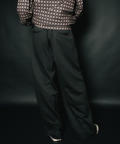 NineMicrophones（ナインマイクロフォンズ）の「SWEAT CHICANO PANTS（スウェットパンツ・メンズ・グレー/ブラック・MEDIUM）」の12枚目の写真