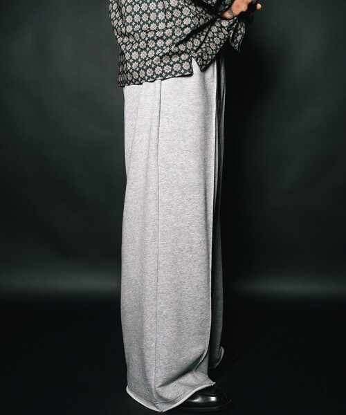 NineMicrophones（ナインマイクロフォンズ）の「SWEAT CHICANO PANTS（スウェットパンツ・メンズ・グレー/ブラック・MEDIUM）」の6枚目の写真