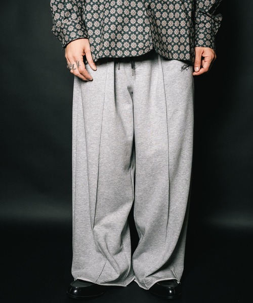 NineMicrophones（ナインマイクロフォンズ）の「SWEAT CHICANO PANTS（スウェットパンツ・メンズ・グレー/ブラック・MEDIUM）」の2枚目の写真