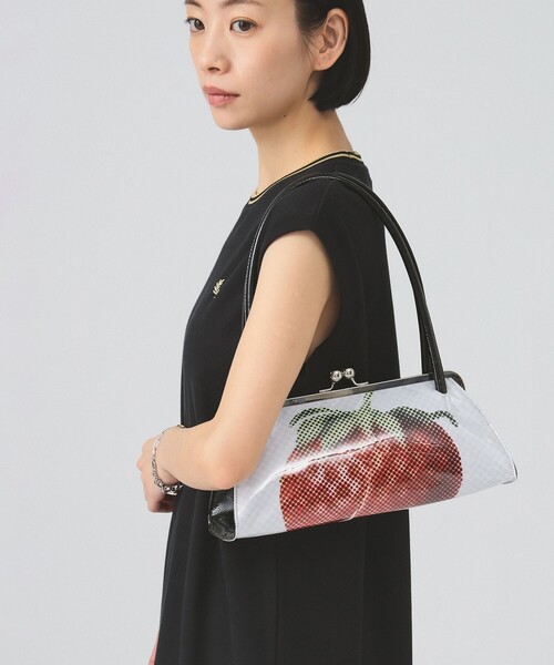 Ray BEAMS(レイビームス)の「HEY!Mrs ROSE / Overlap Boston Bag(トートバッグ・レディース・ブラック/ピンク・ONE SIZE)」の6枚目の写真