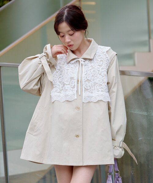 Kastane(カスタネ)の「【マルチウェイ/袖取り外し可能】レース付きフレアトレンチコート(トレンチコート・レディース・アイボリー/ネイビー・FREE)」の22枚目の写真